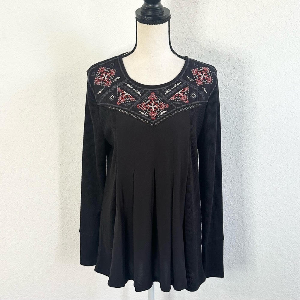 ALCHEMY THREAD Floral Embroidered Waffle Knit Tunic Top Size Medium NWT Casual